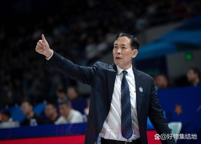 北京110-118深圳1喜3忧!曾凡博+许利民遭质疑,欠缺关键球员! 北京110-118深圳1喜3忧!曾凡博+许利民遭质疑,欠缺关键球员!